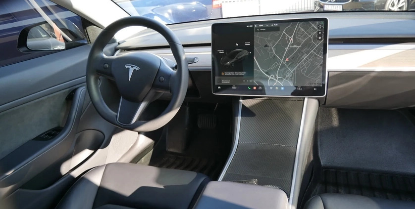 Tesla Model 3 cena 122000 przebieg: 30000, rok produkcji 2019 z Wieleń małe 704